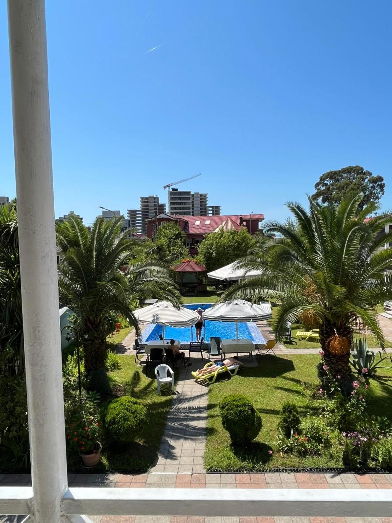 Guest House Nia Gonio Bagian luar foto