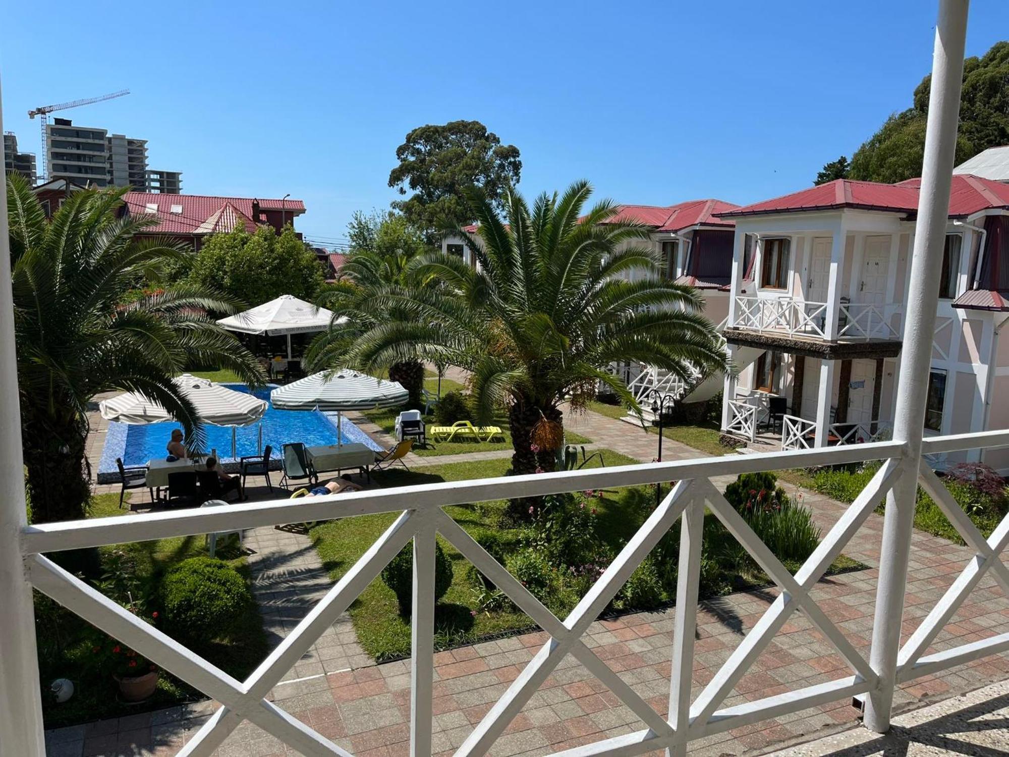 Guest House Nia Gonio Bagian luar foto