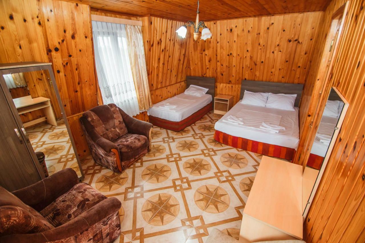 Guest House Nia Gonio Bagian luar foto