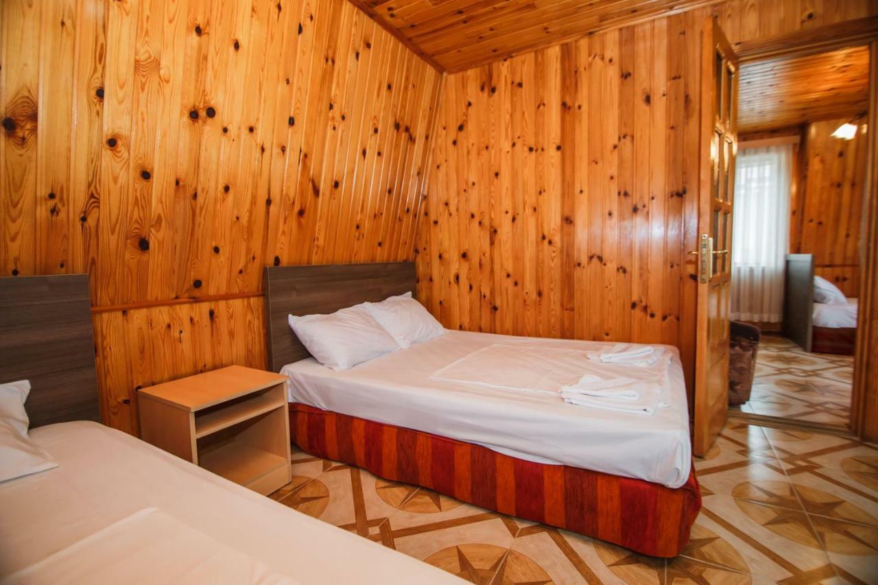 Guest House Nia Gonio Bagian luar foto