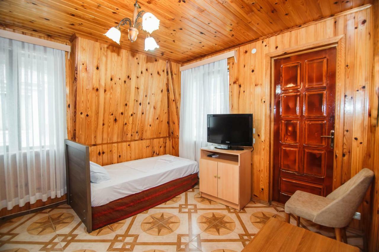 Guest House Nia Gonio Bagian luar foto