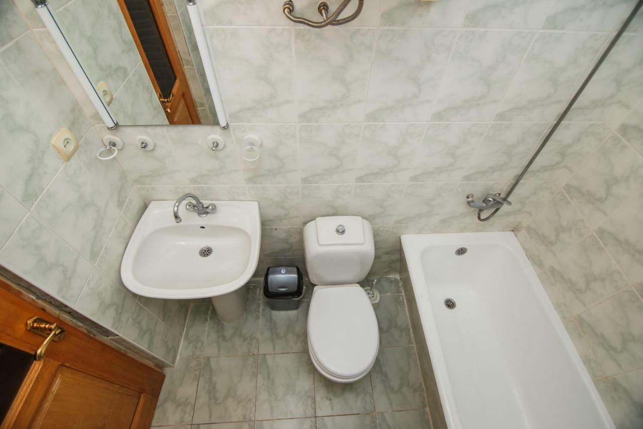 Guest House Nia Gonio Bagian luar foto